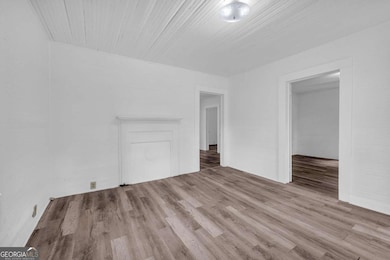 1009 S Pond St, Toccoa, GA 30577 - photo 3