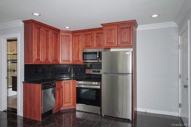 118 Carleton Ave unit 2B, Islip Terrace, NY 11752 - photo 2