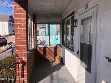 587 Porch
