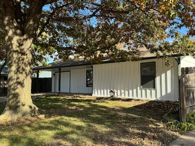 2068 S Fieldcrest St, Wichita, KS 67209 - photo 3