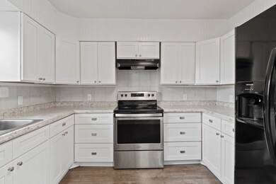 637 N Broadway St, Tekoa, WA 99033 - photo 4