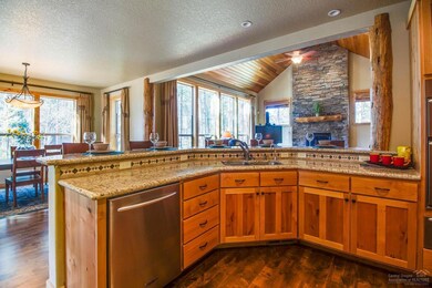 57654 Golden Eagle Ln, Sunriver, OR 97707 - photo 3