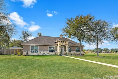 1310 Hunters Ct, Seguin, TX 78155 - photo 2