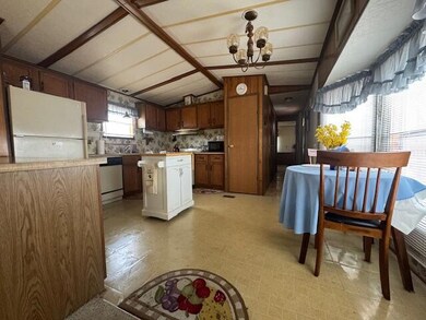 3- Eat-in kitchen