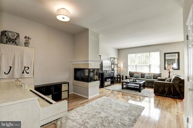 2570 James Madison Cir, Herndon, VA 20171 - photo 4