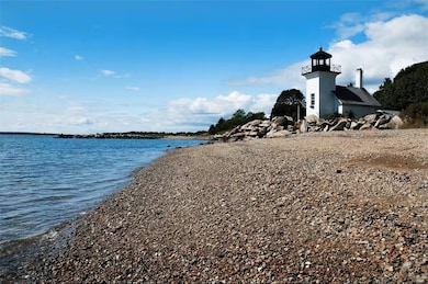 7 Old Ferry Rd, Bristol, RI 02809 - photo 2