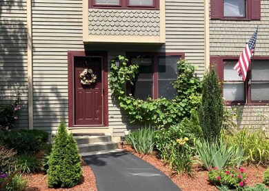 106 Bartemus Trail unit U97, Nashua, NH 03063 - photo 4