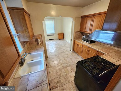 1002 W Cobbs Creek Pkwy, Lansdowne, PA 19050 - photo 6