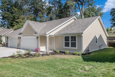 17561 Beechwood Ln unit 6, Spring Lake, MI 49456 - photo 2