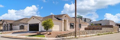 14800 Hunters Grove Ave, El Paso, TX 79938 - photo 2