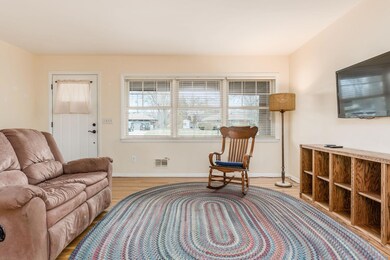 975 Meadowview Dr, Columbus, OH 43224 - photo 7