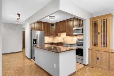 400 Groveland Ave unit 413, Minneapolis, MN 55403 - photo 2