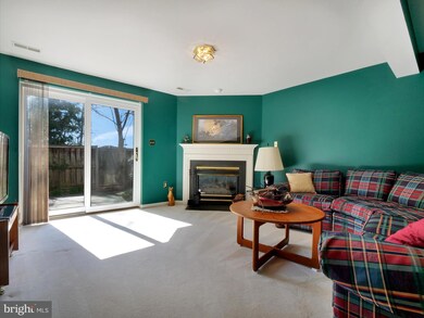 3123 Sutherland Hill Ct, Fairfax, VA 22031 - photo 5