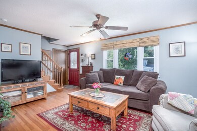 9 Riebe Ave, Webster, MA 01570 - photo 4