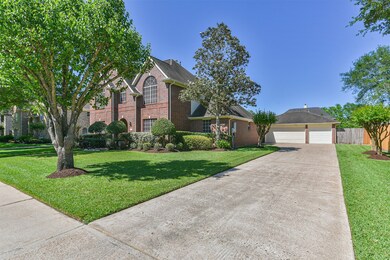 1905 Pebble Ln, Friendswood, TX 77546 - photo 3