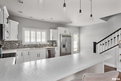 1524 Shamrock Dr, Davenport, IA 52807 - photo 4