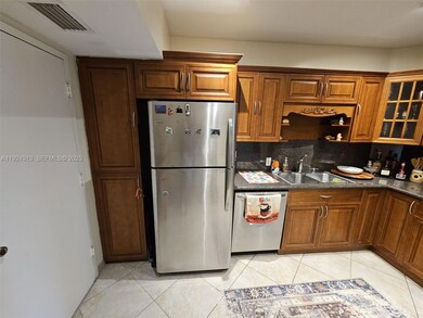Hillcrest East 24 unit 1015, Hollywood, FL 33021 - photo 6