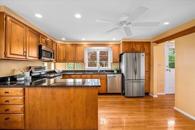 72 Fales St, Worcester, MA 01606 - photo 7