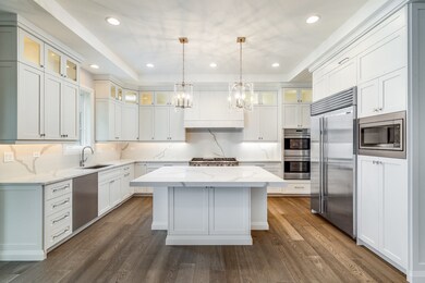 144 N Avon Rd, Elmhurst, IL 60126 - photo 6