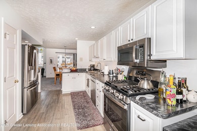 5259 Golden Circle. Kitchen