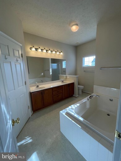 232 Hobbs Hole Ln, Tappahannock, VA 22560 - photo 6