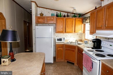 215 Laurel Run Dr, Quakertown, PA 18951 - photo 3