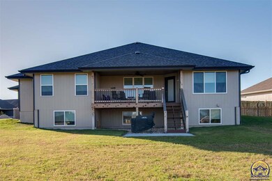 5304 NW Beaumont Ct, Topeka, KS 66618 - photo 5