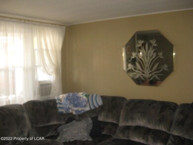 82 Lee Park Ave, Hanover Township, PA 18706 - photo 4