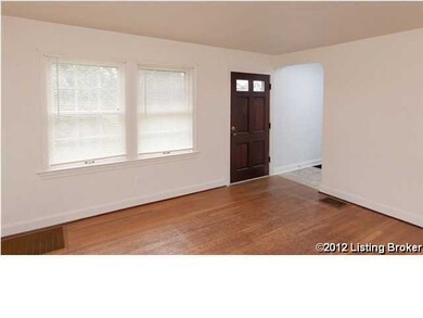 8302 Hudson Ln, Louisville, KY 40291 - photo 4