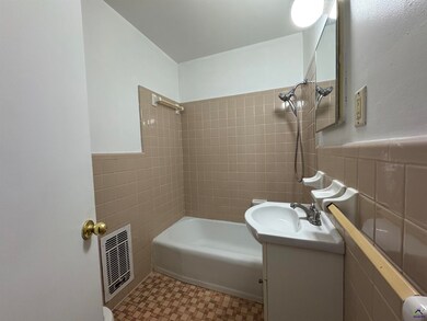 33 Mitchell St unit B, Hawkinsville, GA 31036 - photo 7