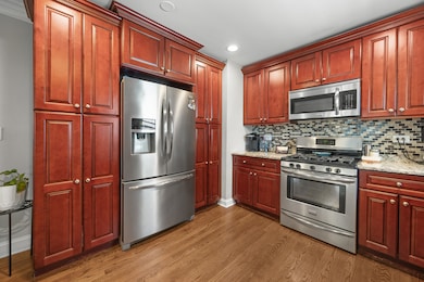 573 Maple Ave, Lisle, IL 60532 - photo 6