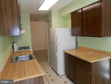 11212 Chestnut Grove Square unit 215, Reston, VA 20190 - photo 2