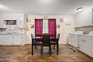 1006 Charles Howard Dr, Hazlehurst, MS 39083 - photo 7