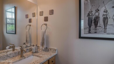892 E Hamlet Cir Midway-20