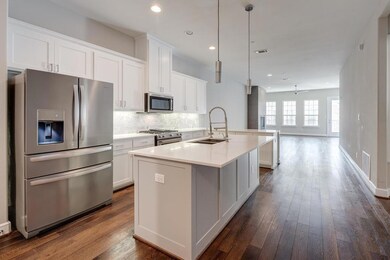 Gourmet Kitchen Ready for Entertaining!