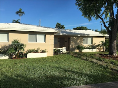 5031 Ponce de Leon Blvd, Coral Gables, FL 33146 - photo 2