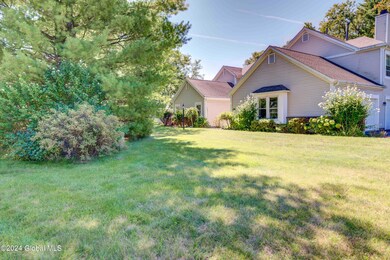 94 Killarney Dr, Schenectady, NY 12309 - photo 4