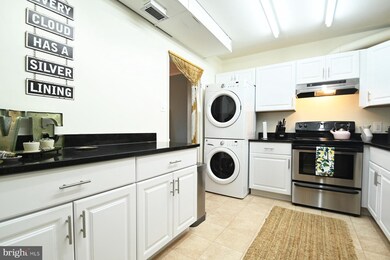 The Olympus unit 304, Alexandria, VA 22304 - photo 7