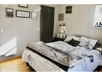 412 N 1st St, Creswell, OR 97426 - photo 7