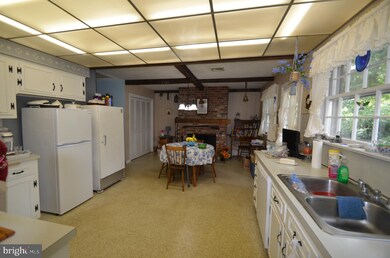 870 Troxel Rd, Lansdale, PA 19446 - photo 4