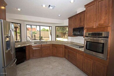09 Kitchen b-s