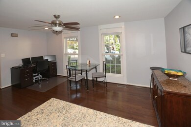 9978 Hemlock Woods Ln, Burke, VA 22015 - photo 6