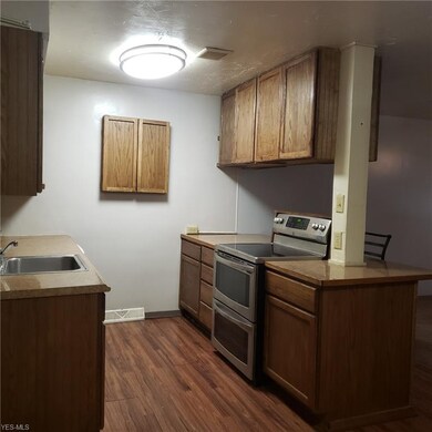 25320 Country Club Blvd unit 3, North Olmsted, OH 44070 - photo 7