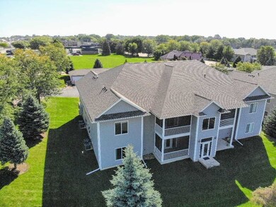 2623 Orchard Dr unit 3, Cedar Falls, IA 50613 - photo 3