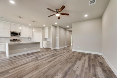 660 S Garrett Ave, Ennis, TX 75119 - photo 7