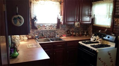 523 Ocean Grove Ave, Swansea, MA 02777 - photo 3