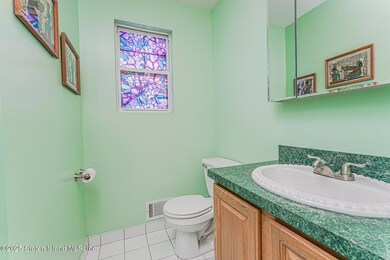 24 Globe Ave, Staten Island, NY 10314 - photo 7