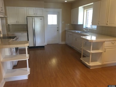 911 F St, Sparks, NV 89431 - photo 4