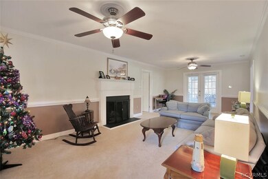 Large great room that has access to screened in po