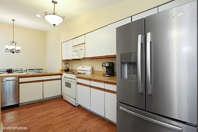 522 Fessler Ave, Naperville, IL 60565 - photo 2